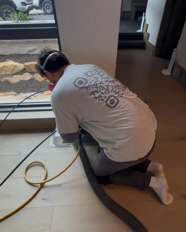 Air Pro UT technician: Floor vent cleaning